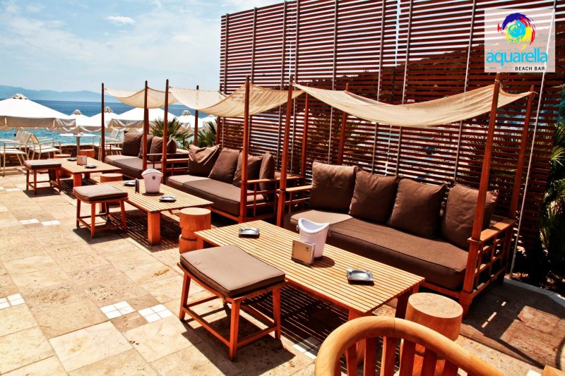 Aquarella Beach Bar