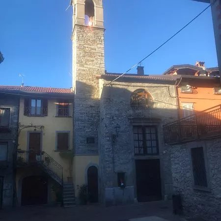 Casa Torre Via Santa Maria