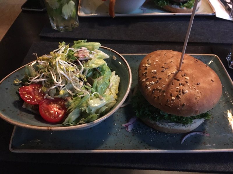 HANS IM GLUECK Burgergrill & Bar