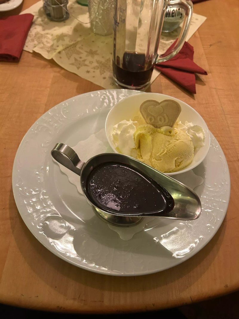 Zum Weinglocklein