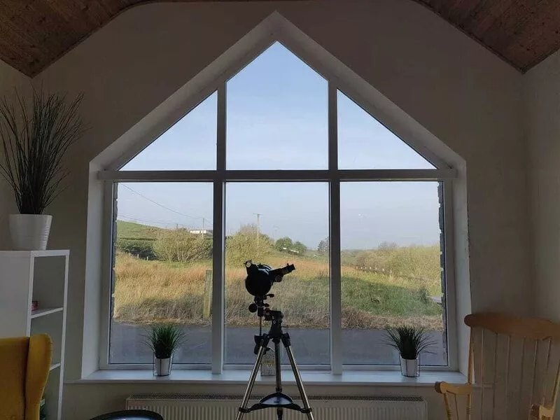 10 mins to Rossnowlagh, Bundoran - spacious home with outdoor seating, BBQ, play