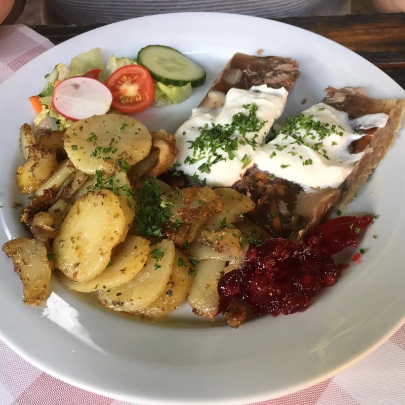 Zum hauenden Schwein