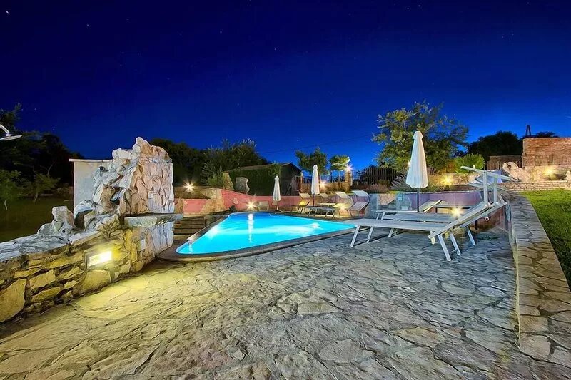 Villa Zanetto, 510m2 villa with sauna, indoor & outdoor pool, 3,500m2 natural