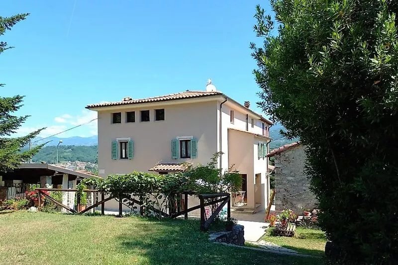 3 bed 2 bath house, private pool, wonderful gardens, walk restaurant, WIFI