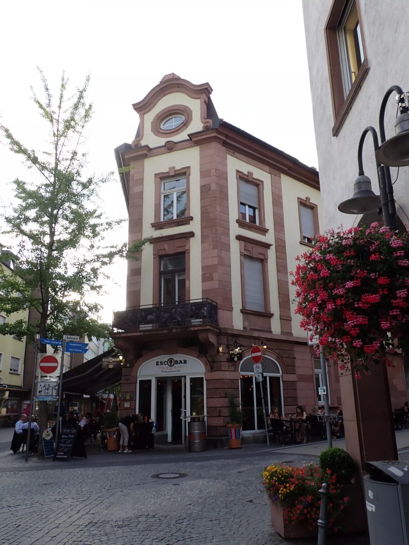 Escobar Bar & Restaurant