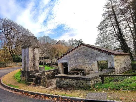 Le Lavoir De Surimeau