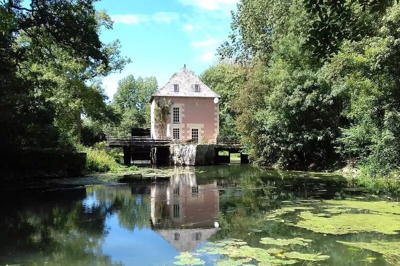 Very calm charming mill 15km from Tours - Paradisiac!