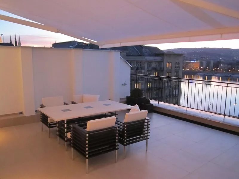 City penthouse with unique view over the Danube and the mountains of Budapest