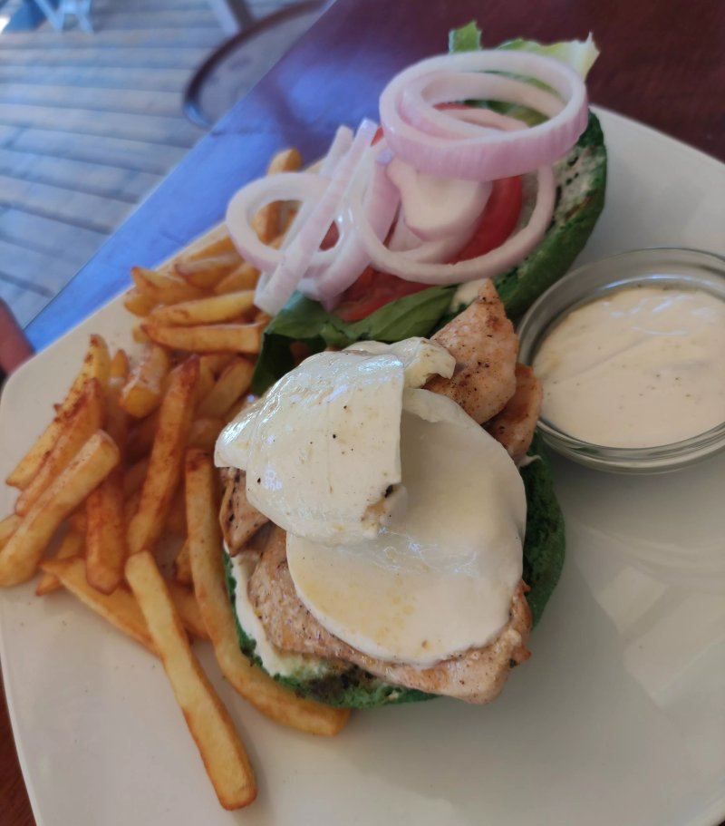 La Isla Sea Bar & Restaurant