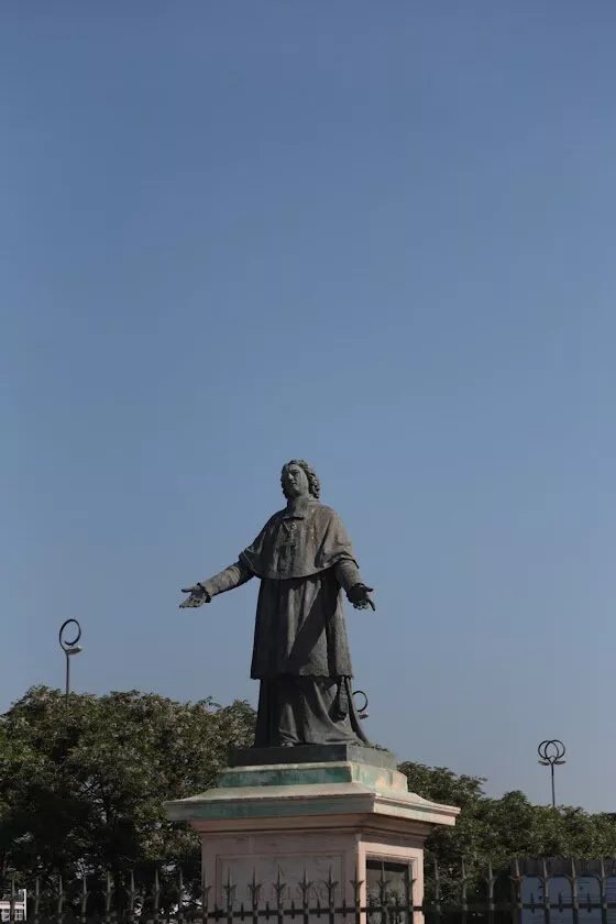 Statue de Monseigneur de Belsunce