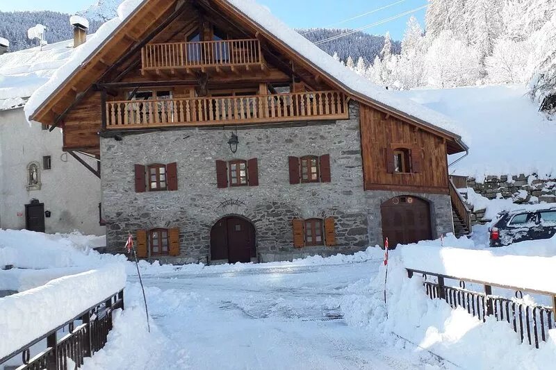 Beautiful old house, on the slopes 4 bedrooms, 4 bathrooms, very large living