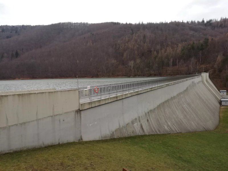 Krzywa Chata Nad Zapora W Wapienicy