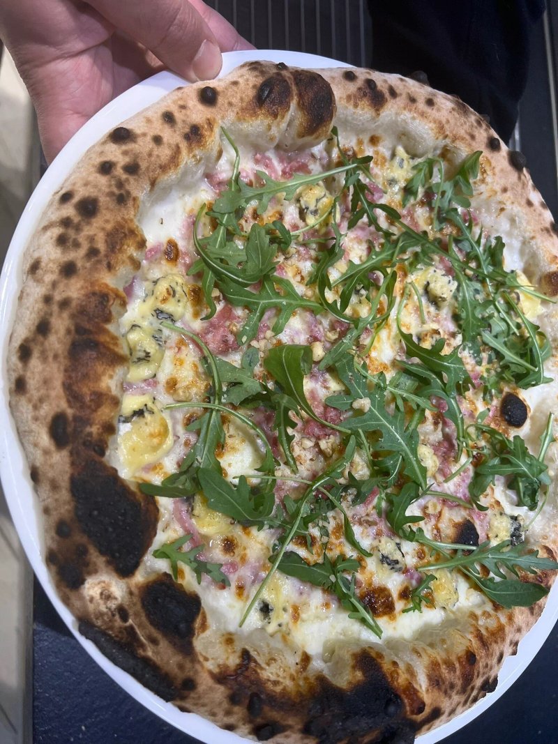 Trois Quatorze Pizza