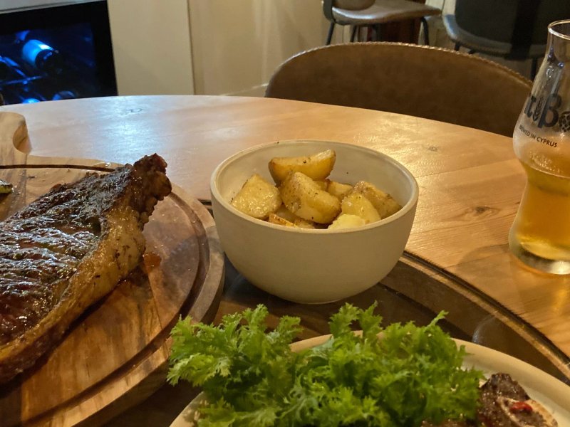 Smoky Cowboy steak bar
