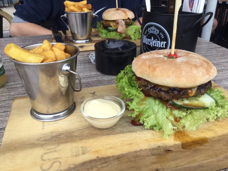 Burger Pier 1