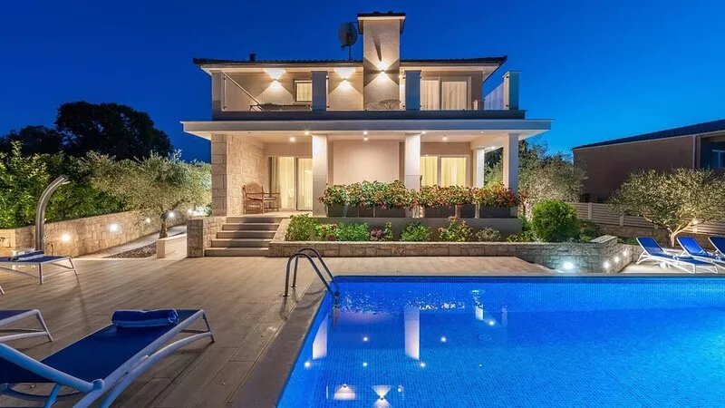 Villa Almedina - perfect holiday destination with a pool, whirlpool and sauna