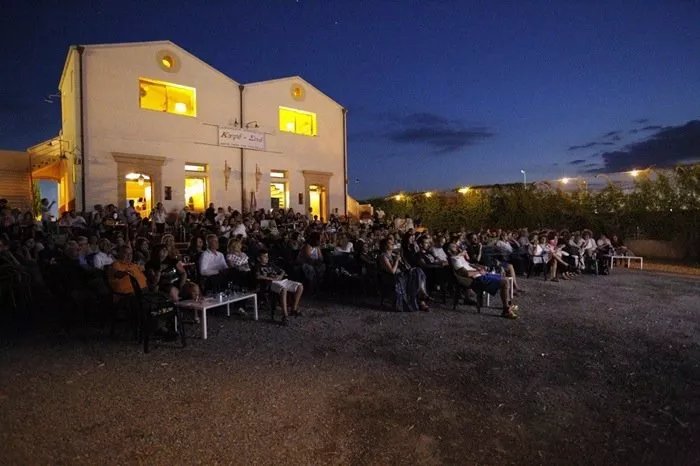 Cafe-Cine