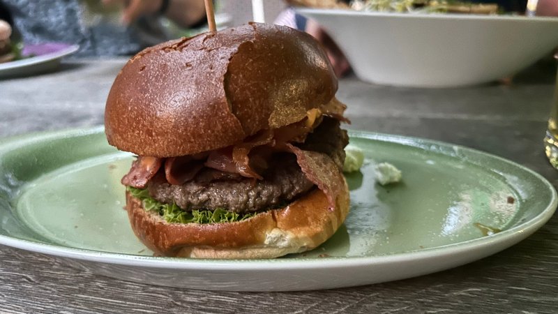 HANS IM GLUECK Burgergrill & Bar