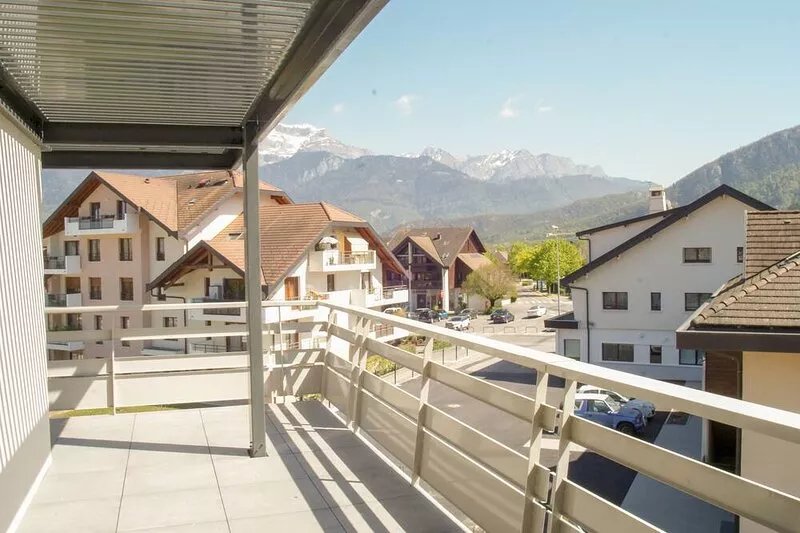 Le Saint-Jore - 2 bedroom apartment, balcony & parking
