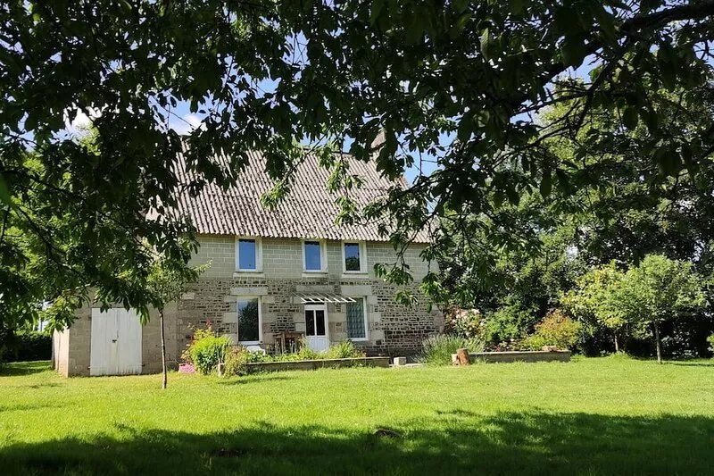 The potter entrusts you with his country home