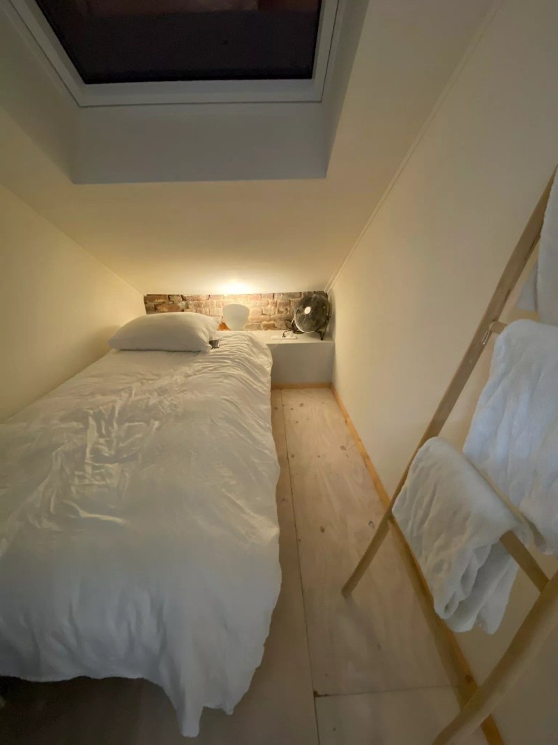 B&B HollaCachet