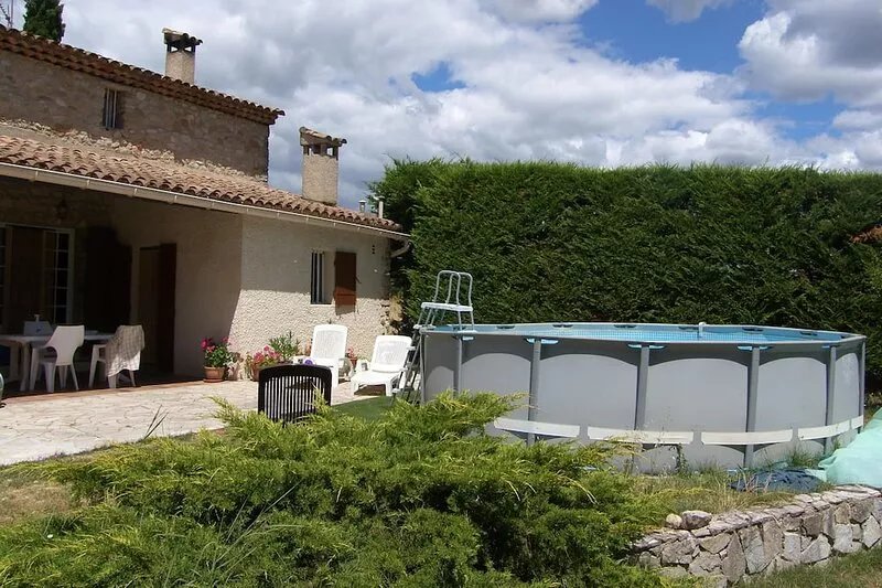 Villa with Garden of 5000 m2 in Grambois.