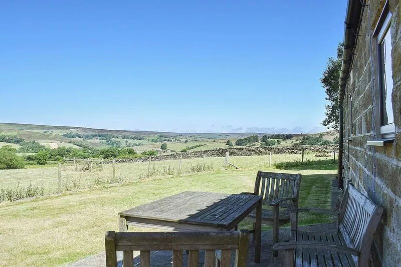 A peaceful, tranquil base in the stunning Esk Valley, with a multi-fuel stove