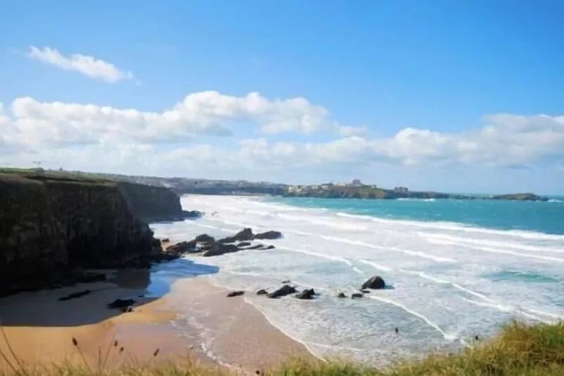 SPACIOUS HOUSE  - 4 BEDROOMS +3BATHROOM --  WIFI  Bar /Restaurant  Play Areas