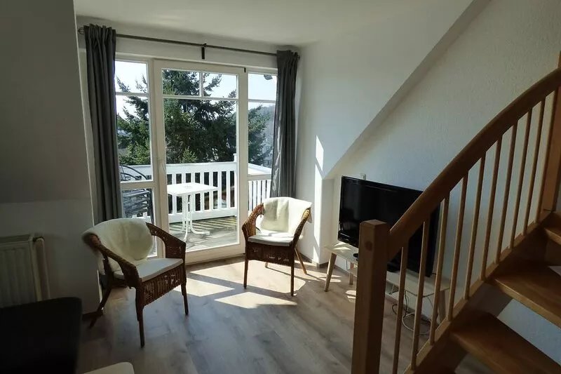 Sunny holiday apartment with a view of Lake Sellin