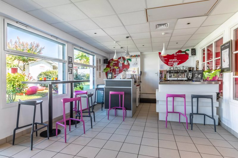 Bella Vista Guest Center Pays Basque