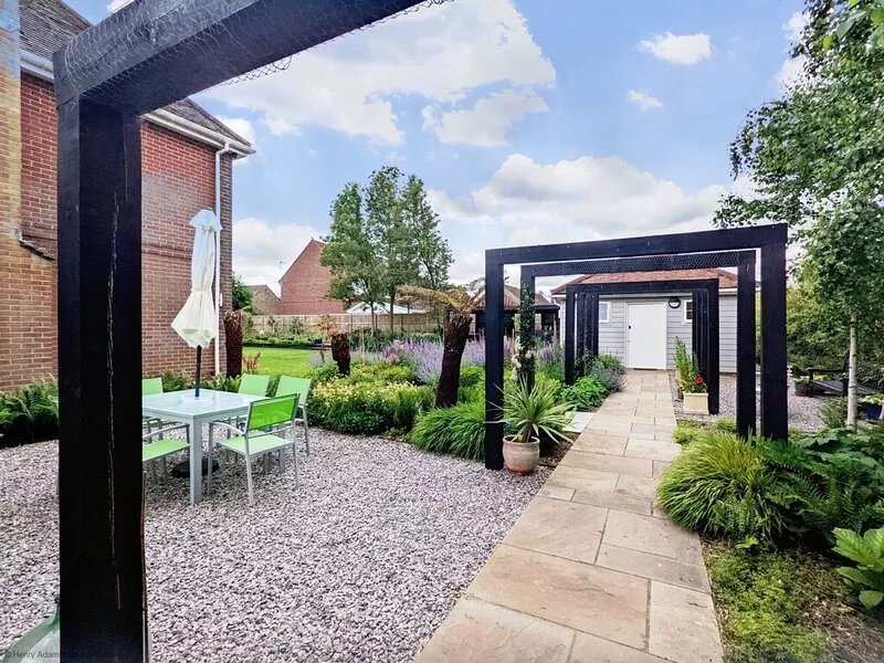 Little Maplewood, Tangmere - sleeps 2 guests  in 1 bedroom