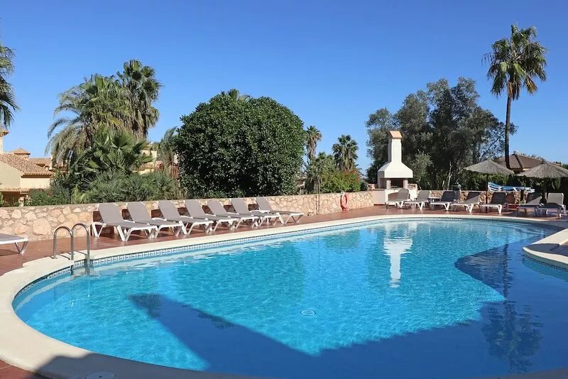 Fabulous 2 Bedroom Apartment, Spectacular Views