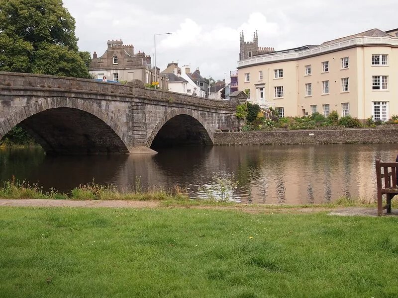 Country Terrace Cottage close to the River Dart and Totnes Town Centre