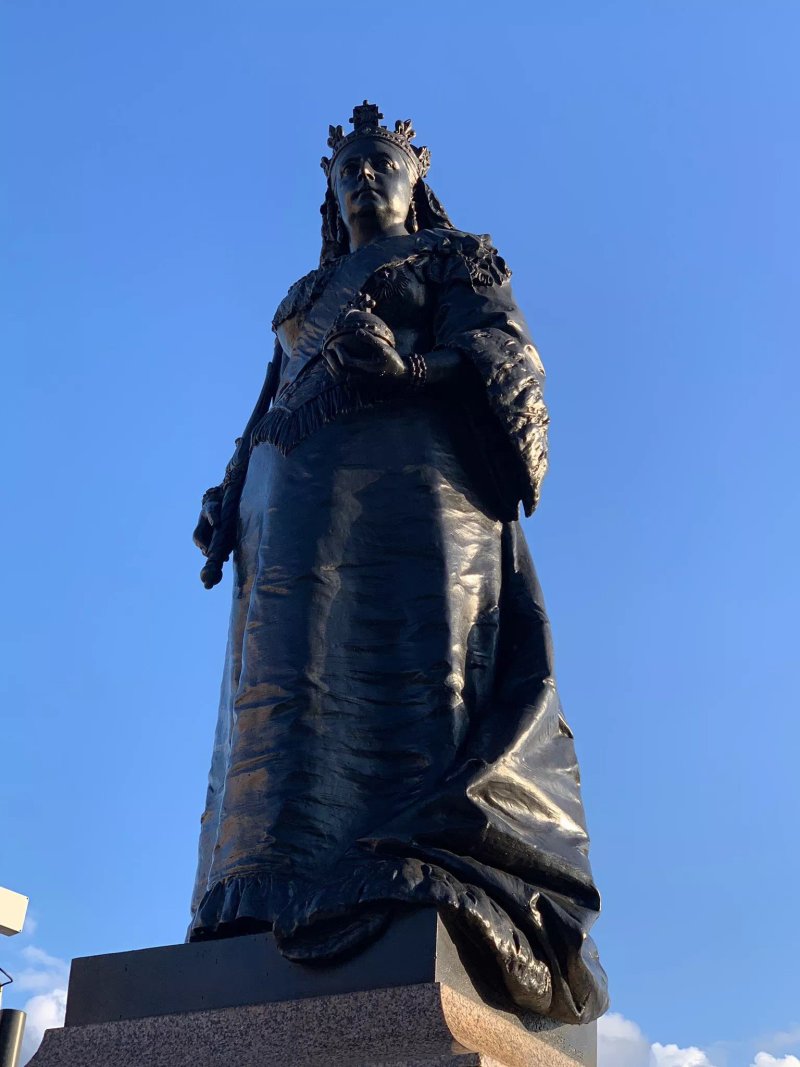 Statue of Queen Victoria