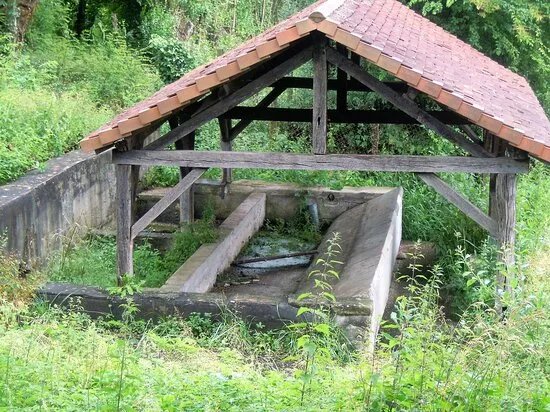 Lavoir De Gurs Vers Sus