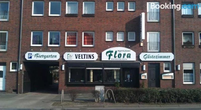Flora Hotel & Restaurant