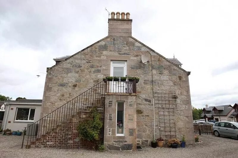 Couples retreat in charming village near Aviemore