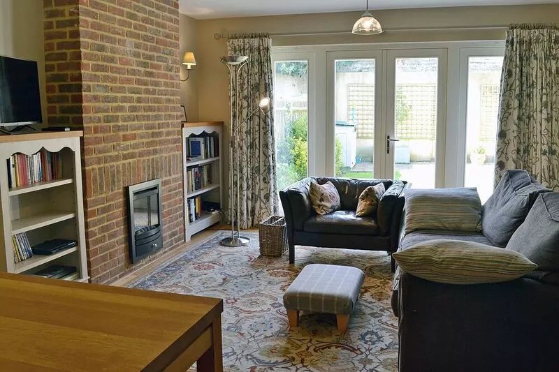 2 bedroom accommodation in St Margaret’s-at-Cliffe