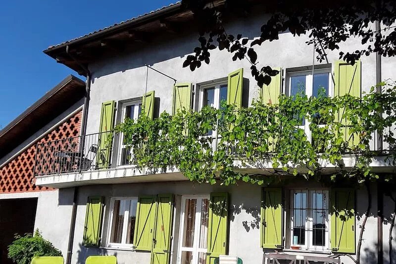 Vineyard villa, stay at a traditional cascina on a tranquil hillside