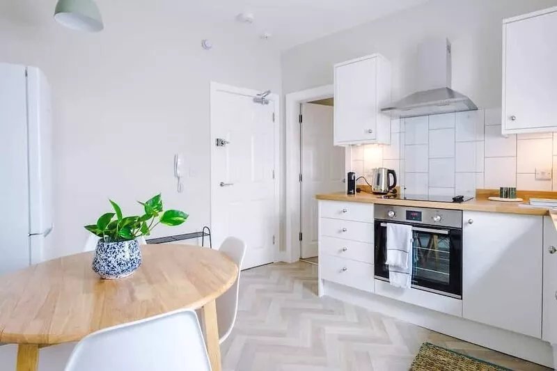 2BR Designer apartment for City Breaks in Chester.