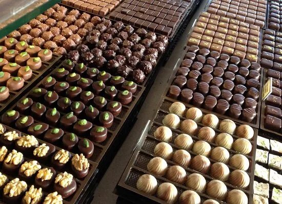 Chocolaterie J . C Menard