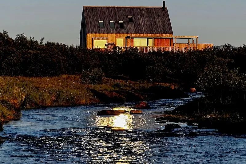 Contemporary farmhouse on a 650 hectare private land