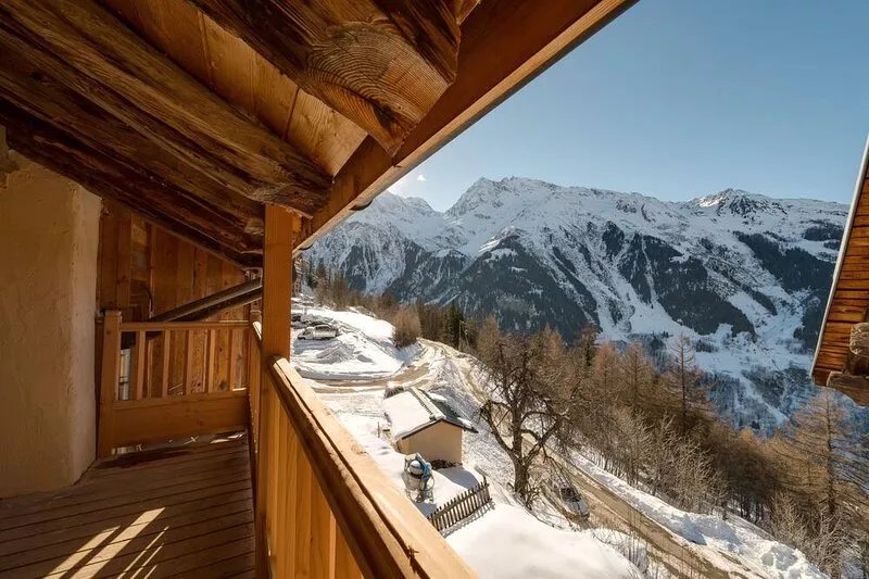 Beautiful (115m2) 3 bedroom apartment in Sainte-Foy Station