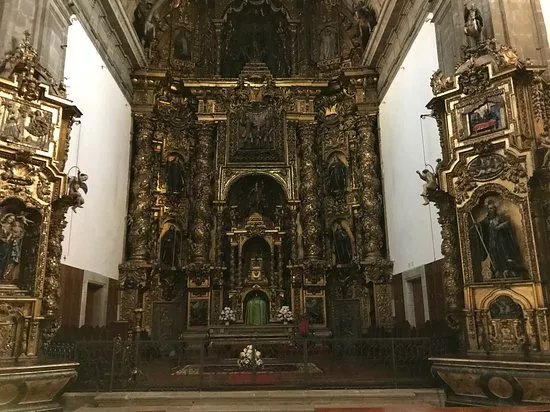 Monasterio e iglesia de San Pelayo