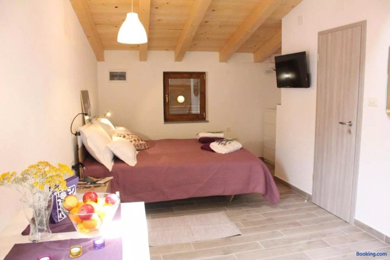Nana Marusa Home