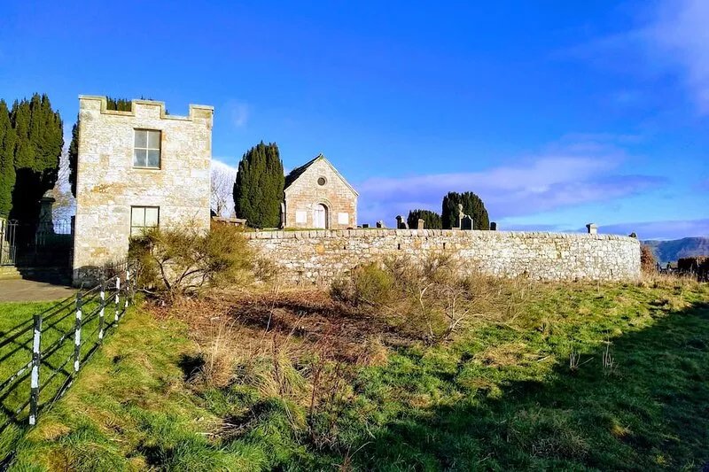 Central Scotland- Charming cottage  with private wood fired hot tub sleeps 4.