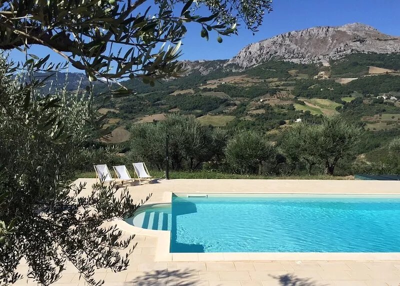 Unique house with residential tower and swimming pool, mountain view, silence