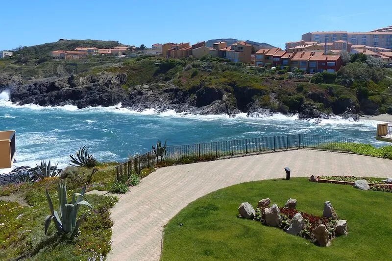 COLLIOURE Appart Face MER PLAGE à 50m CLIM Garage location du samedi au samedi