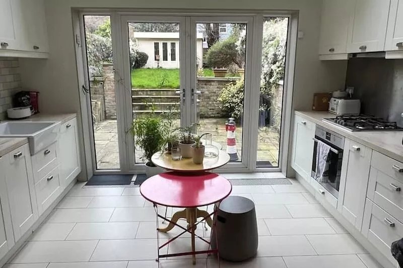 Two bedroom (3 bed) with beautiful private garden