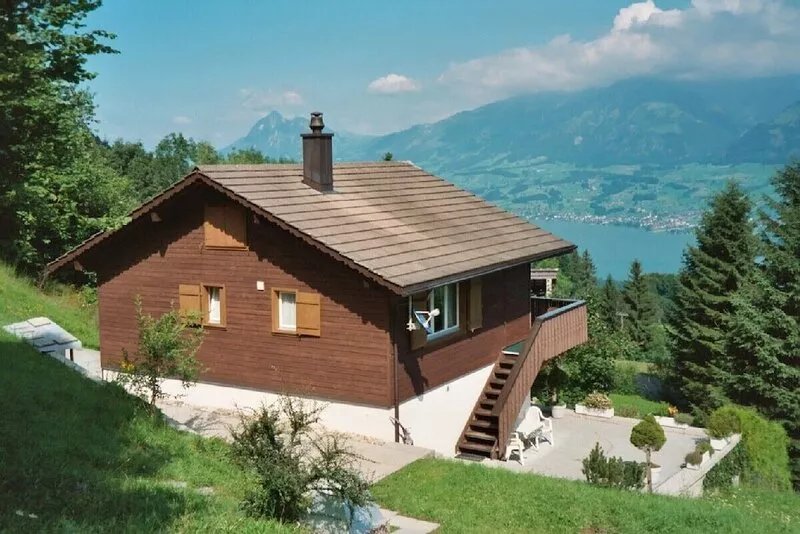 Vacation home in a quiet and sunny location